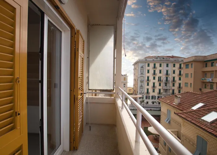 Rivierarent White House * Finale Ligure