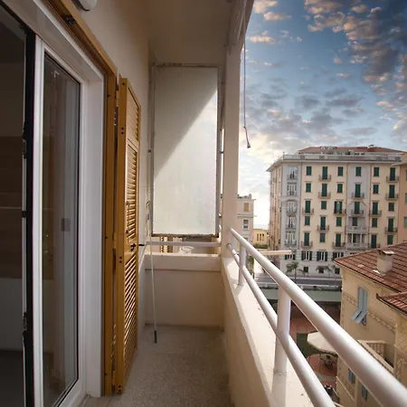 Rivierarent White House * Finale Ligure